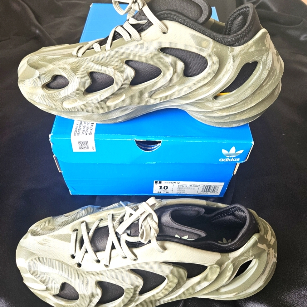 NWOT ADIDAS ADIFORM Q GW2218 SIZE 10